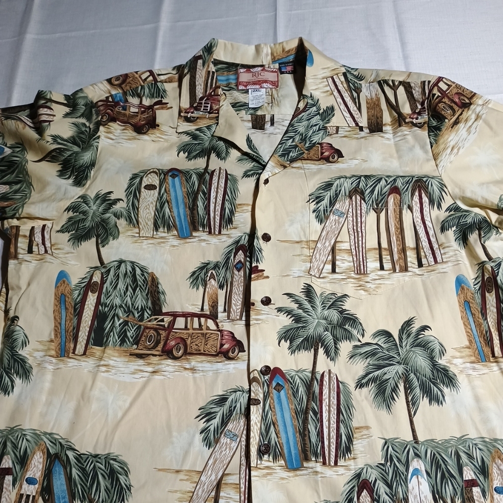 Green and Cream Tropical Casual Shirt with Artistic Foliage